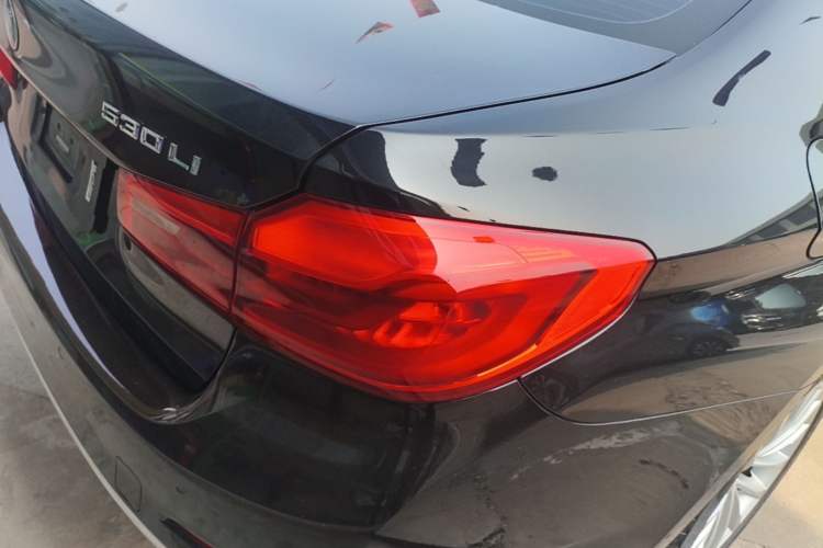 Used BMW 5 Series 2019 530Li Leading Model Luxury Package Right Rear Taillight