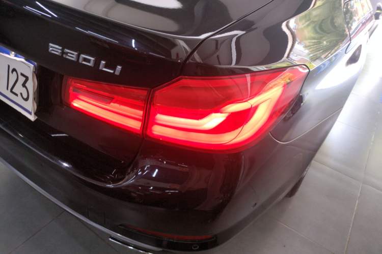 Used BMW 5 Series 2019 Facelifted 530Li Luxury Edition Premium Package Right Rear Taillight