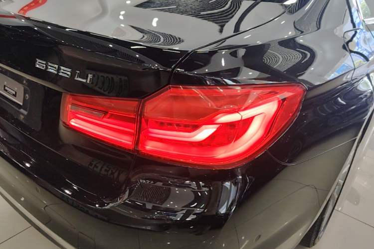 Used BMW 5 Series 2019 525Li Luxury Package Right Rear Taillight