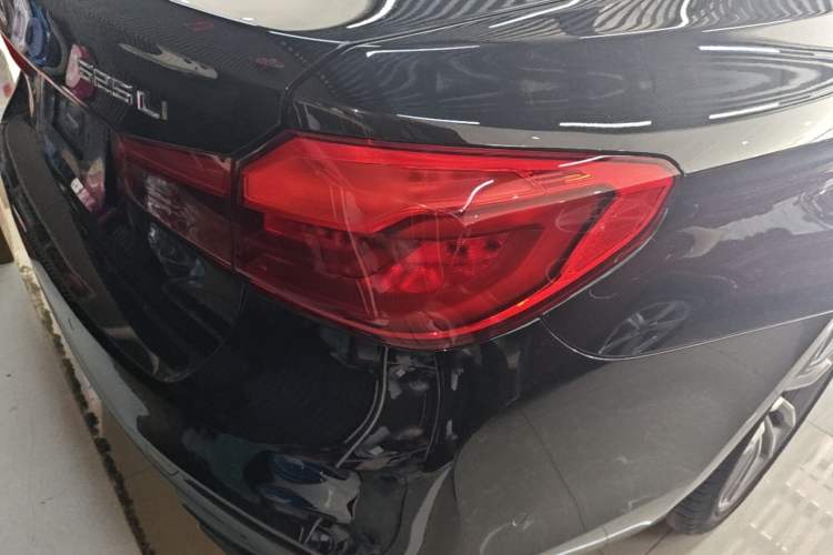 Used BMW 5 Series 2019 525Li M Sport Package Right Rear Taillight