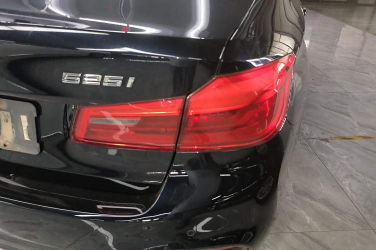 Used BMW 5 Series 2019 525i M Sport Package Right Rear Taillight