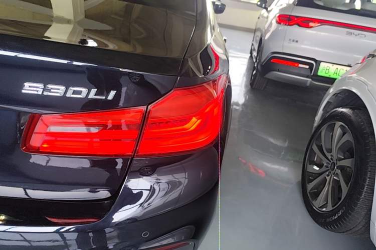 Used BMW 5 Series 2019 Facelifted 530Li Leading Edition M Sport Package Right Rear Taillight