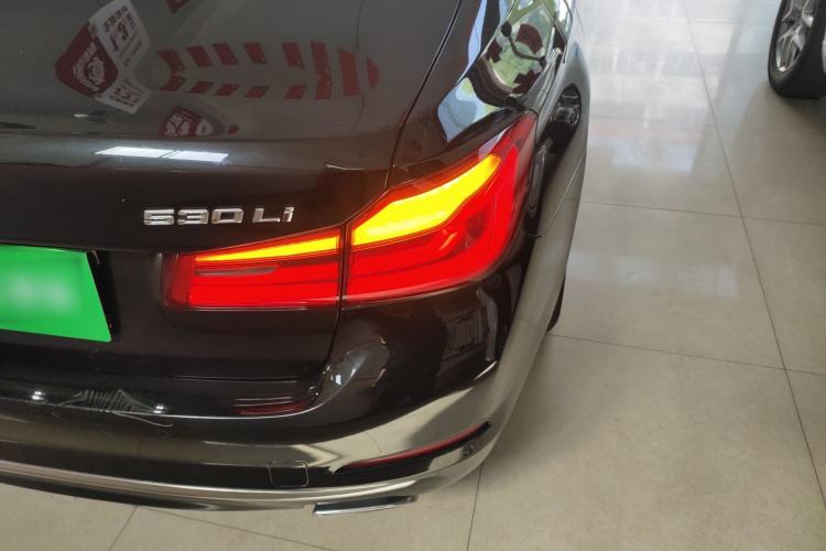 Used BMW 5 Series 2019 Facelifted 530Li Leading Edition Luxury Package Right Rear Taillight