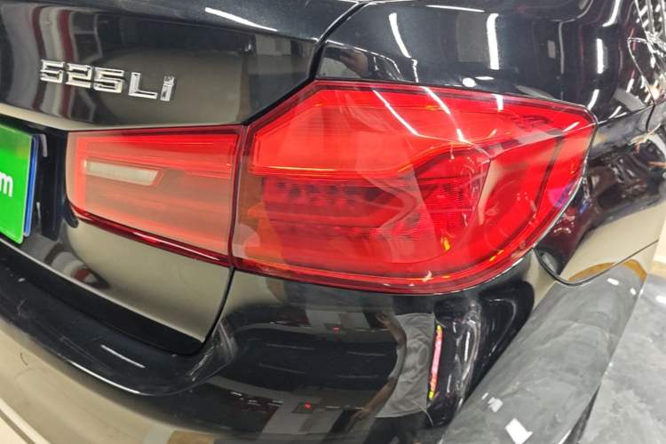 Used BMW 5 Series 2019 Facelifted 525Li Luxury Package Right Rear Taillight