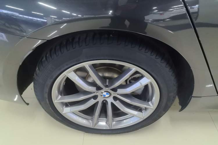 Used BMW 5 Series 2019 Restyled 525i M Sport Package Right Rear Wheel Hub