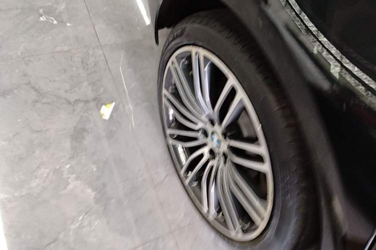 Used BMW 5 Series 2019 530Li Leading Model M Sport Package Right Rear Wheel Hub