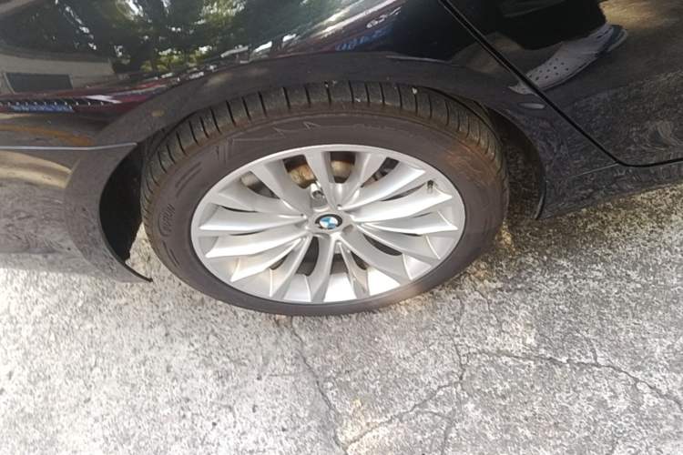 Used BMW 5 Series 2019 530Li Leading Model Luxury Package Right Rear Wheel Hub