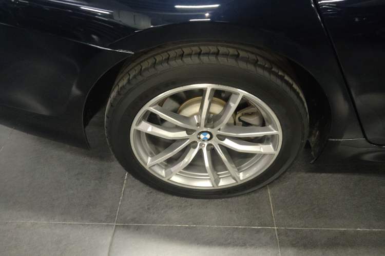 Used BMW 5 Series 2019 525Li M Sport Package Right Rear Wheel Hub