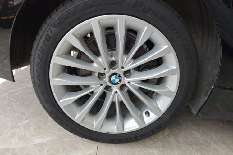 Used BMW 5 Series 2019 525Li Luxury Package Right Rear Wheel Hub