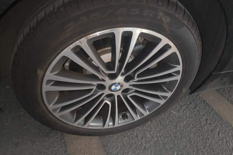 Used BMW 5 Series 2019 530Li Luxury Edition Premium Package Right Rear Wheel Hub