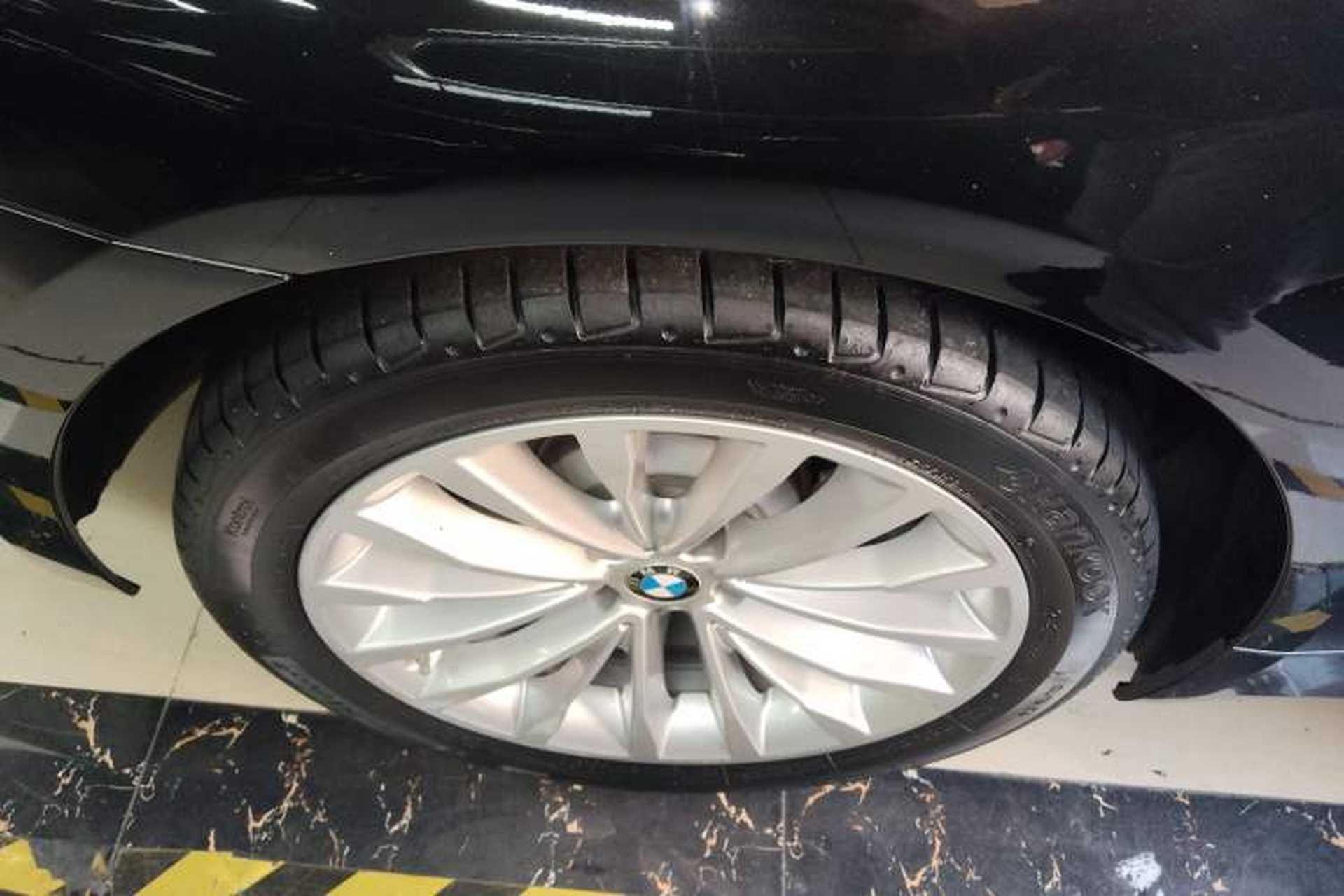 Used BMW 5 Series 2019 Facelifted 530Li Leading Edition Luxury Package Right Rear Wheel Hub