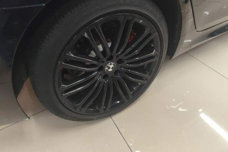 Used BMW 5 Series 2019 530Li Leading Model M Sport Package Right Rear Wheel Hub