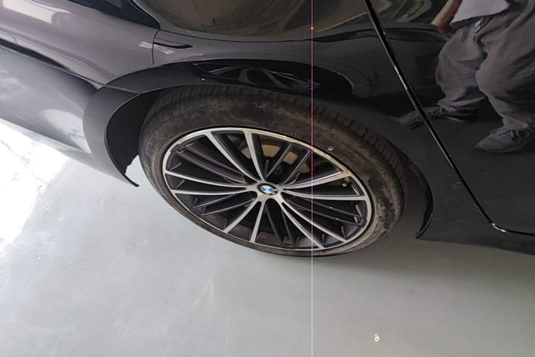 Used BMW 5 Series 2019 Facelifted 530Li Leading Edition M Sport Package Right Rear Wheel Hub