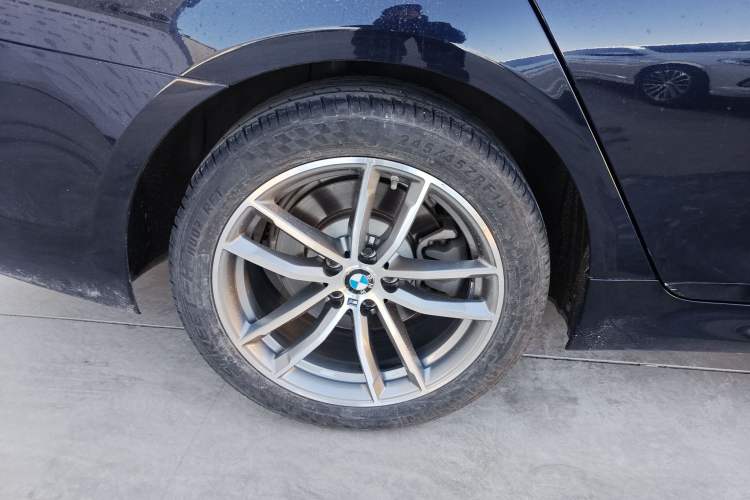 Used BMW 5 Series 2019 Restyled 525Li M Sport Package Right Rear Wheel Hub