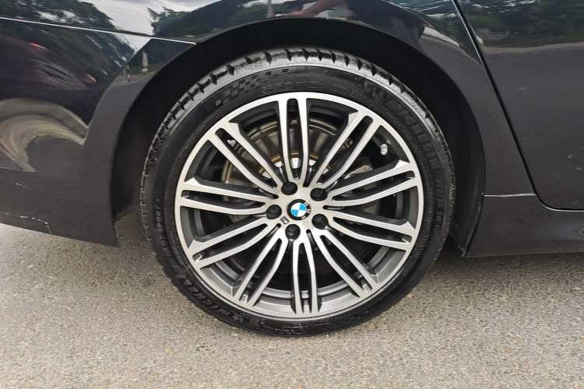 Used BMW 5 Series 2019 530Li Luxury Edition M Sport Package Right Rear Wheel Hub