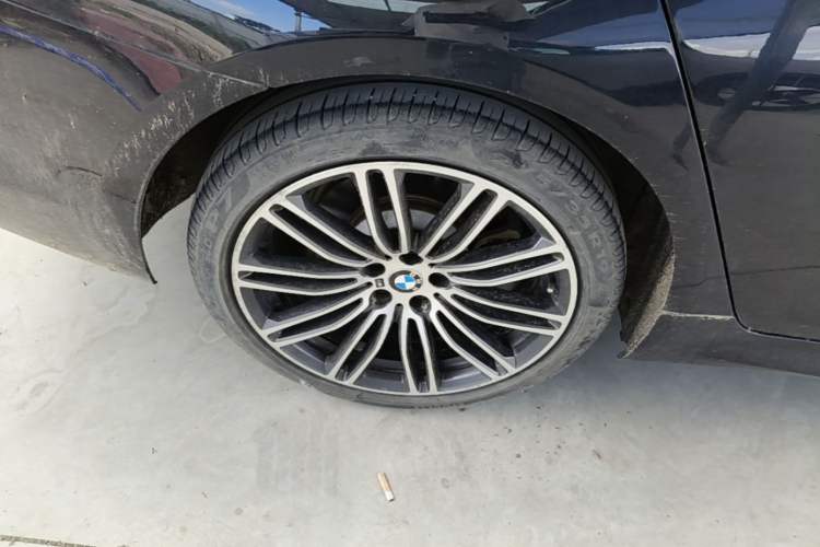 Used BMW 5 Series 2019 530Li Leading Model M Sport Package Right Rear Wheel Hub