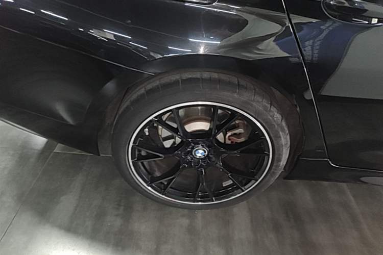Used BMW 5 Series 2019 Restyled 530Li Luxury Edition M Sport Package Right Rear Wheel Hub