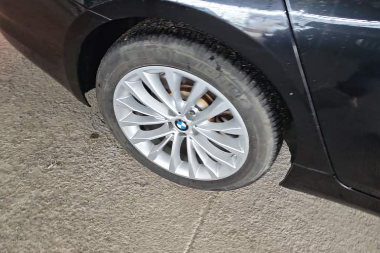 Used BMW 5 Series 2019 Facelifted 530Li Leading Edition Luxury Package Right Rear Wheel Hub