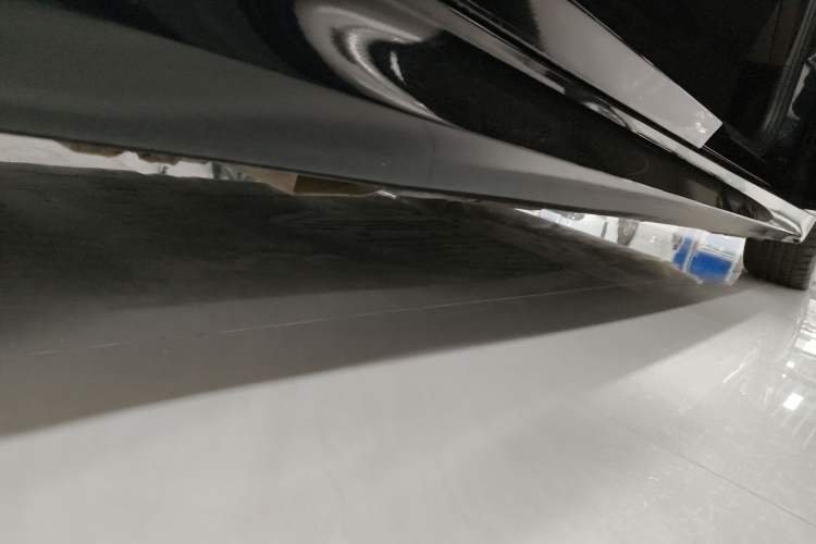 Used BMW 5 Series 2019 525Li M Sport Package Right Side Sill