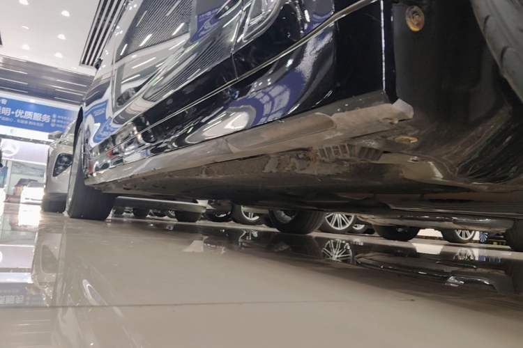 Used BMW 5 Series 2019 525Li Luxury Package Right Side Sill