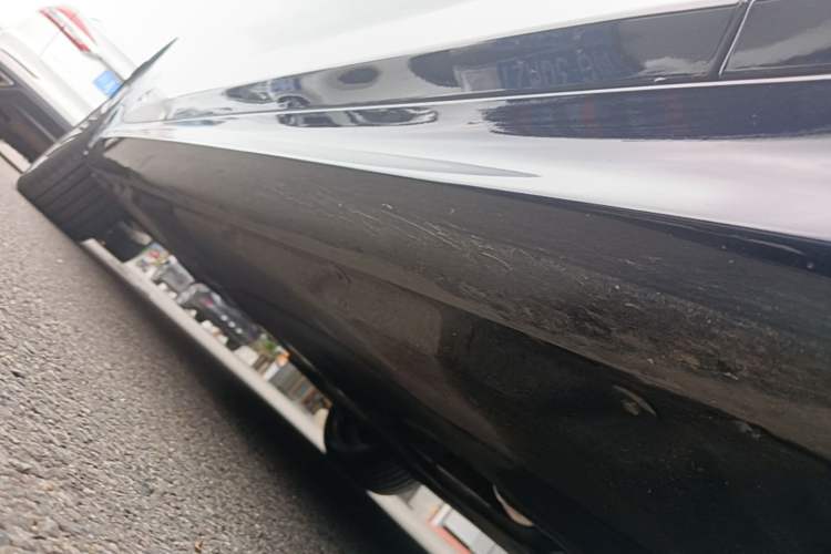 Used BMW 5 Series 2019 Facelifted 530i M Sport Package Right Side Sill