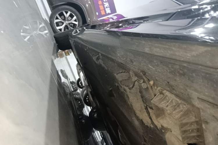 Used BMW 5 Series 2019 Facelifted 530Li Leading Edition M Sport Package Right Side Sill