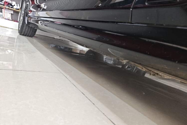 Used BMW 5 Series 2019 525Li M Sport Package Right Side Sill