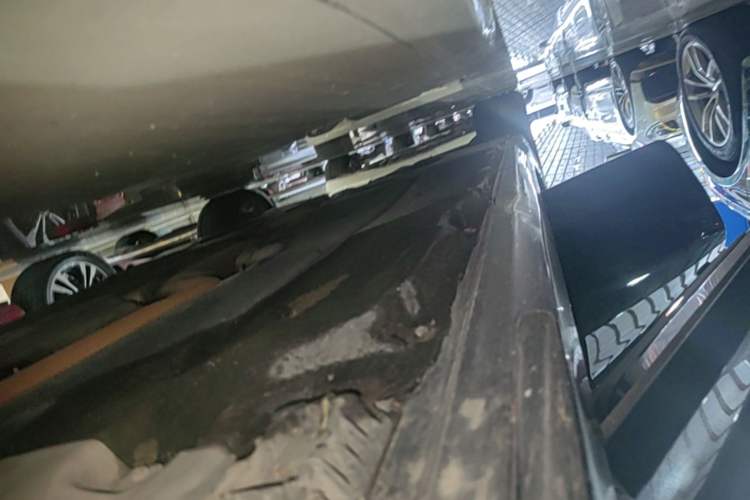 Used BMW 5 Series 2019 530Li Leading Model Luxury Package Right Side Sill