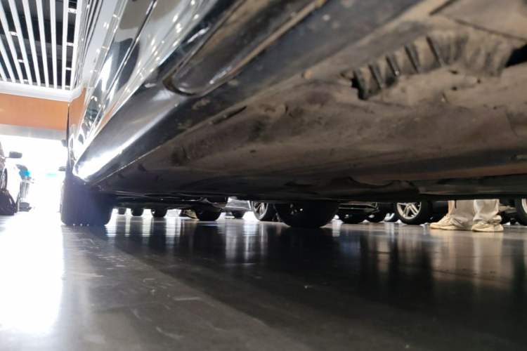 Used BMW 5 Series 2019 530Li Leading Model M Sport Package Right Side Sill