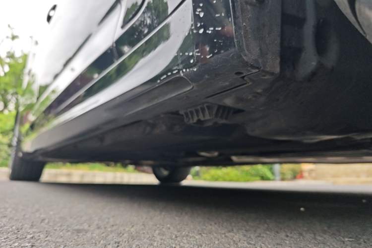 Used BMW 5 Series 2019 530Li Luxury Edition M Sport Package Right Side Sill
