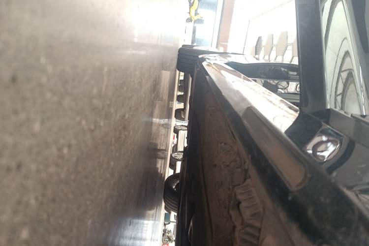 Used BMW 5 Series 2019 525Li Luxury Package Right Side Sill