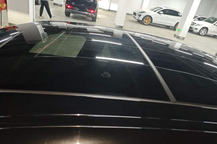Used BMW 5 Series 2019 530Li xDrive Luxury Package Roof
