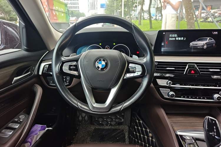 Used BMW 5 Series 2019 Facelifted 530Li Leading Edition Luxury Package Steering Wheel