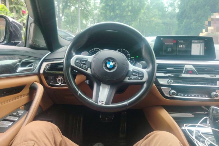 Used BMW 5 Series 2019 530Li Luxury Edition M Sport Package Steering Wheel