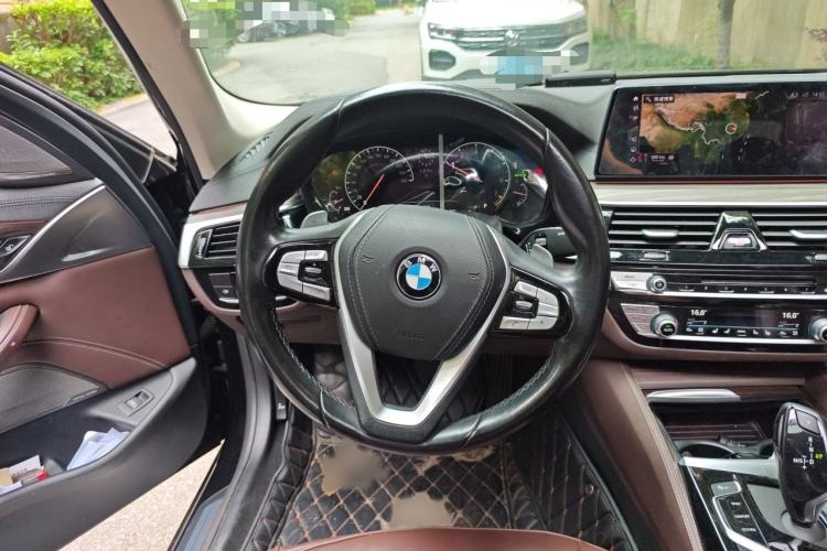 Used BMW 5 Series 2019 Facelifted 530Li Luxury Edition Premium Package Steering Wheel