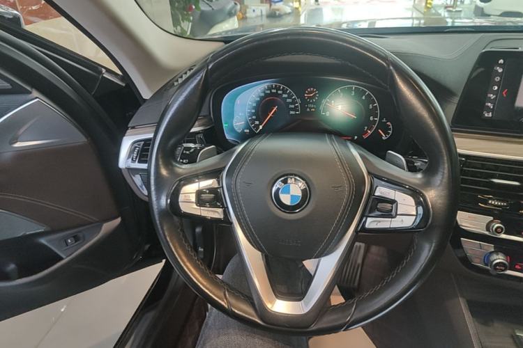 Used BMW 5 Series 2019 Facelifted 530Li Luxury Edition Premium Package Steering Wheel