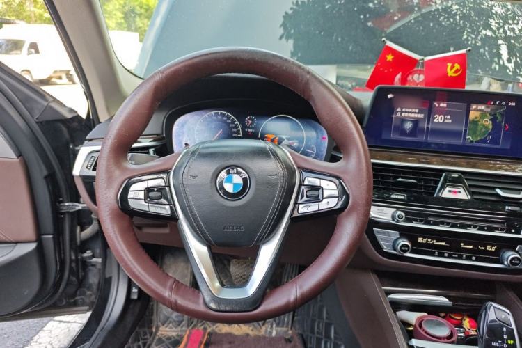 Used BMW 5 Series 2019 525Li Luxury Package Steering Wheel