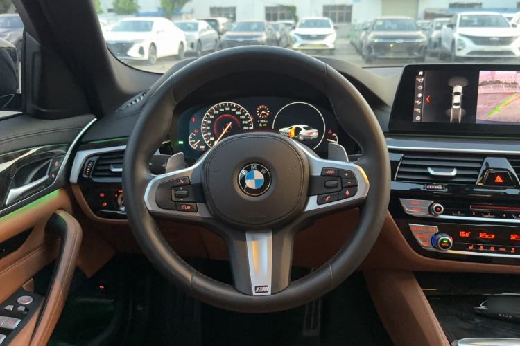 Used BMW 5 Series 2019 530Li Leading Model M Sport Package Steering Wheel