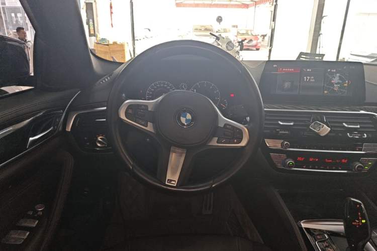 Used BMW 5 Series 2019 525Li M Sport Package Steering Wheel