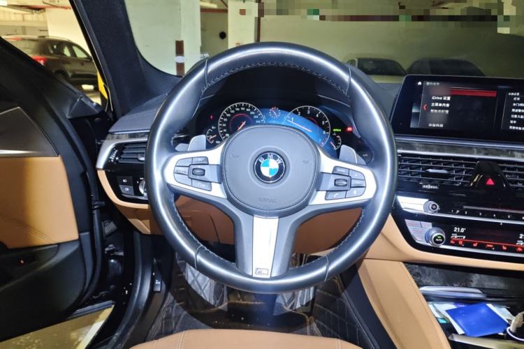 Used BMW 5 Series 2019 530Li Leading Model M Sport Package Steering Wheel