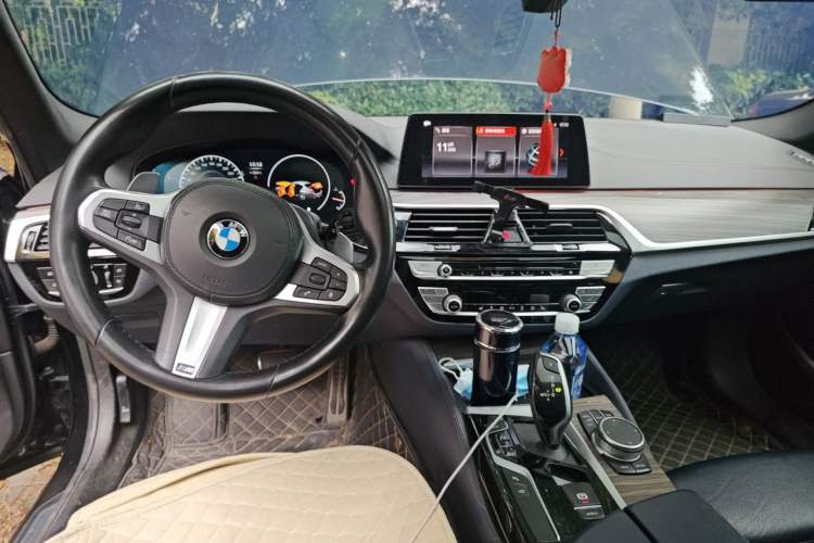 Used BMW 5 Series 2019 530i M Sport Package Steering Wheel