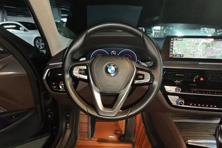 Used BMW 5 Series 2019 530Li xDrive Luxury Package Steering Wheel