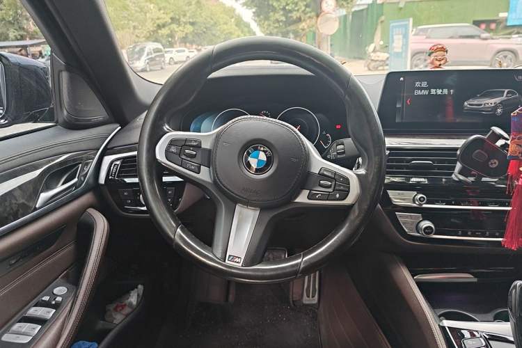 Used BMW 5 Series 2019 525Li M Sport Package Steering Wheel