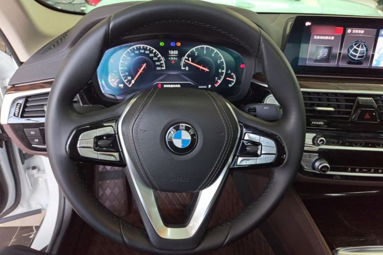 Used BMW 5 Series 2019 525Li Luxury Package Steering Wheel