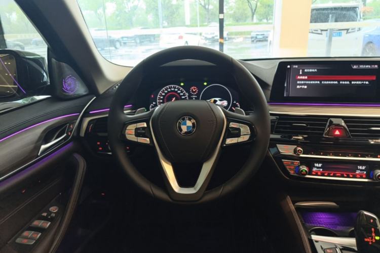 Used BMW 5 Series 2019 530Li Leading Model Luxury Package Steering Wheel