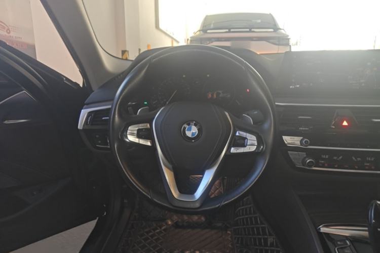 Used BMW 5 Series 2019 530Li Luxury Edition Premium Package Steering Wheel