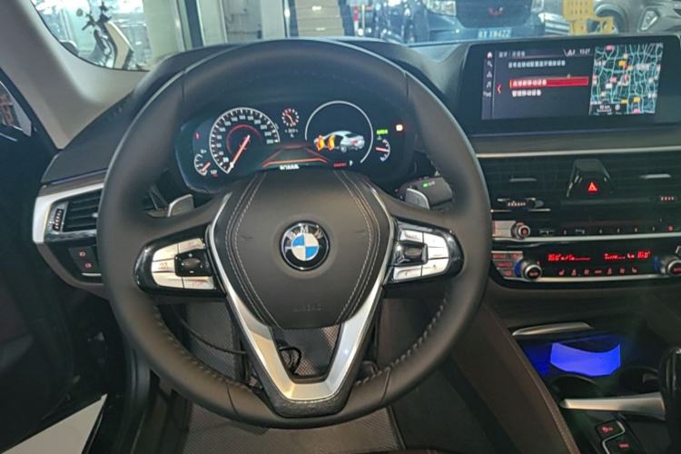 Used BMW 5 Series 2019 530Li Leading Model Luxury Package Steering Wheel