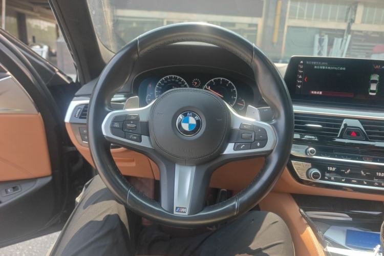 Used BMW 5 Series 2019 530Li Leading Model M Sport Package Steering Wheel