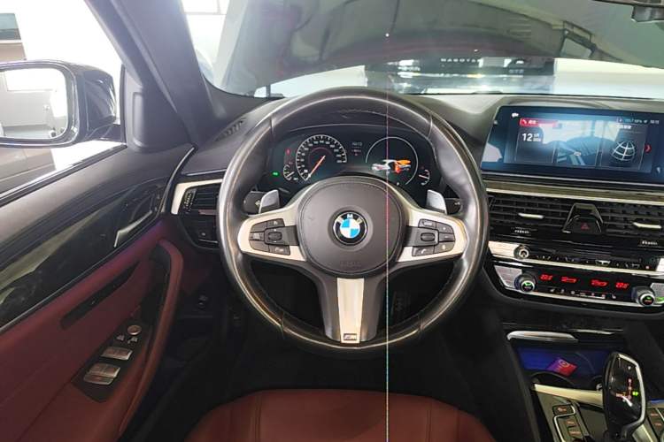 Used BMW 5 Series 2019 Facelifted 530Li Leading Edition M Sport Package Steering Wheel