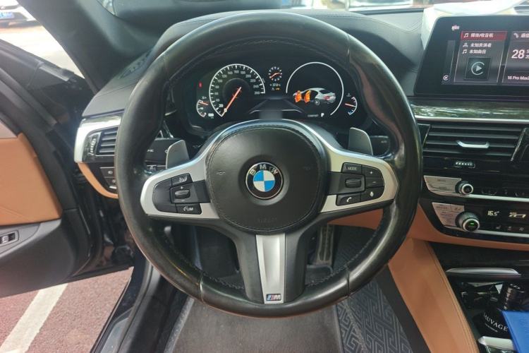 Used BMW 5 Series 2019 530Li Leading Model M Sport Package Steering Wheel